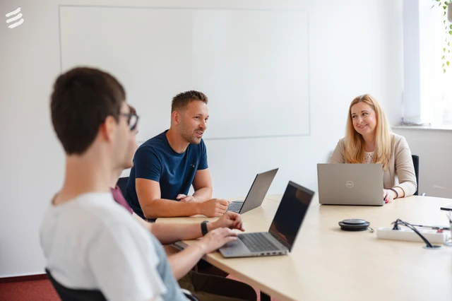"Senior Software Engineer (& Tech Lead of AI Agent Development)"